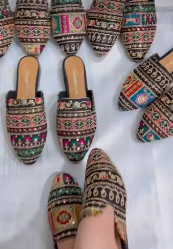 صندل سوزن دوزی شده